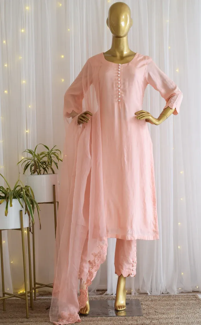 Blush Kurta-Pant Set with Organza Dupatta (1)