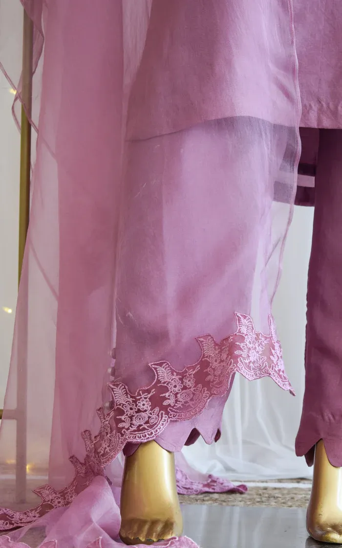 Orchid Kurta-Pant Set with Organza Dupatta (3)