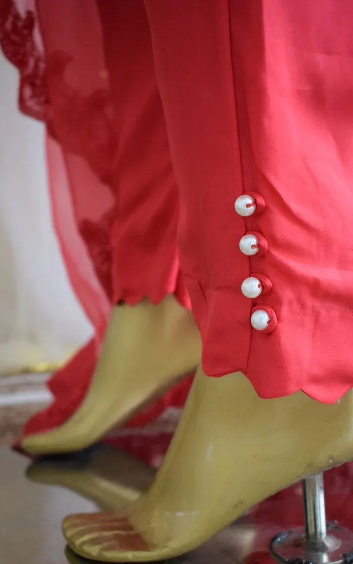 Red Kurta-Pant Set with Organza Dupatta (4)