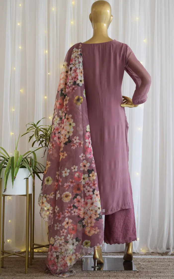 Straight Fit Pants With Cutwork (2)